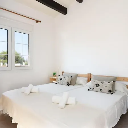 Can Esmo! 6 Hosts, 3 Bedrooms And A Private Pool كالا ان بوسش